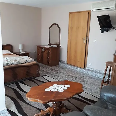 The White House Hotell 3*
